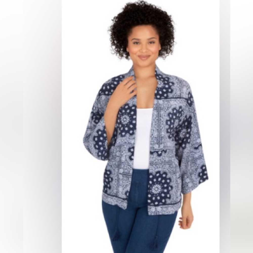 1065. 💜Navy Blue and White Floral Pattern Jacket